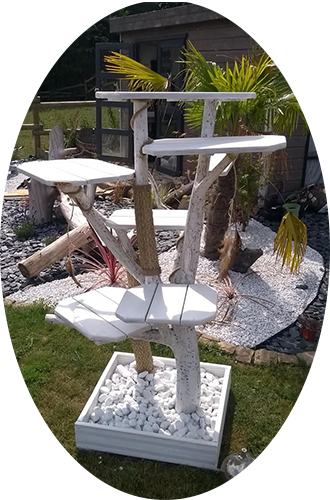 arbre à chat pour exterieur en bois blanc et corde en chanvre naturel